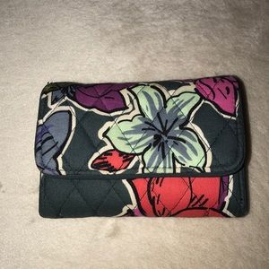 Vera Bradley RFID Riley Compact Wallet.